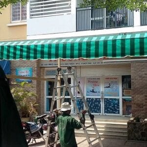 Bạt che nắng mưa dạng mái hiên HÒA PHÁT